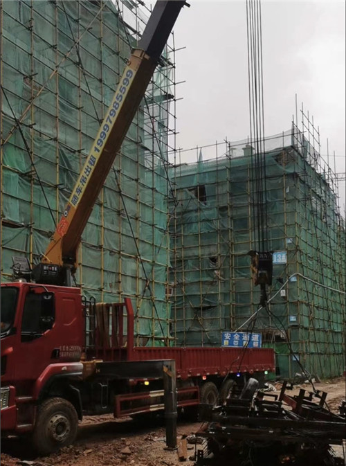 栖霞区“慢工细活”—— 吊车的 “微动控制” 技术